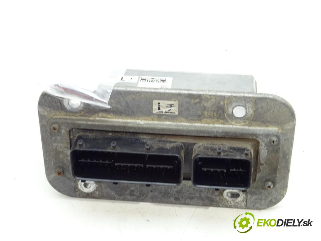 TOYOTA LAND CRUISER 200 (_J2_) 2007 - 2022    5.7 V8 (URJ200) 280 kW [381 KM] benzyna 2008 - 202  riadiaca jednotka Motor 89661-60G61 (Riadiace jednotky)