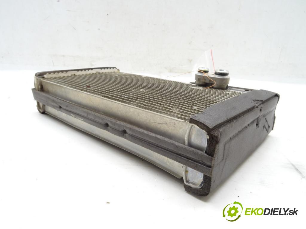 TOYOTA LAND CRUISER 200 (_J2_) 2007 - 2022    5.7 V8 (URJ200) 280 kW [381 KM] benzyna 2008 - 202  Výparník klimatizácie