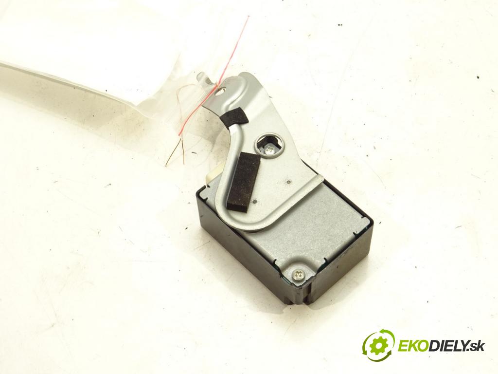 TOYOTA LAND CRUISER 200 (_J2_) 2007 - 2022    5.7 V8 (URJ200) 280 kW [381 KM] benzyna 2008 - 202  Modul 89740-60021 (Ostatné)