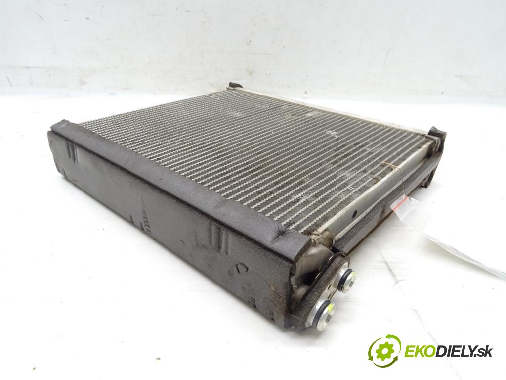 TOYOTA LAND CRUISER 200 (_J2_) 2007 - 2022    5.7 V8 (URJ200) 280 kW [381 KM] benzyna 2008 - 202  Výparník klimatizácie predný