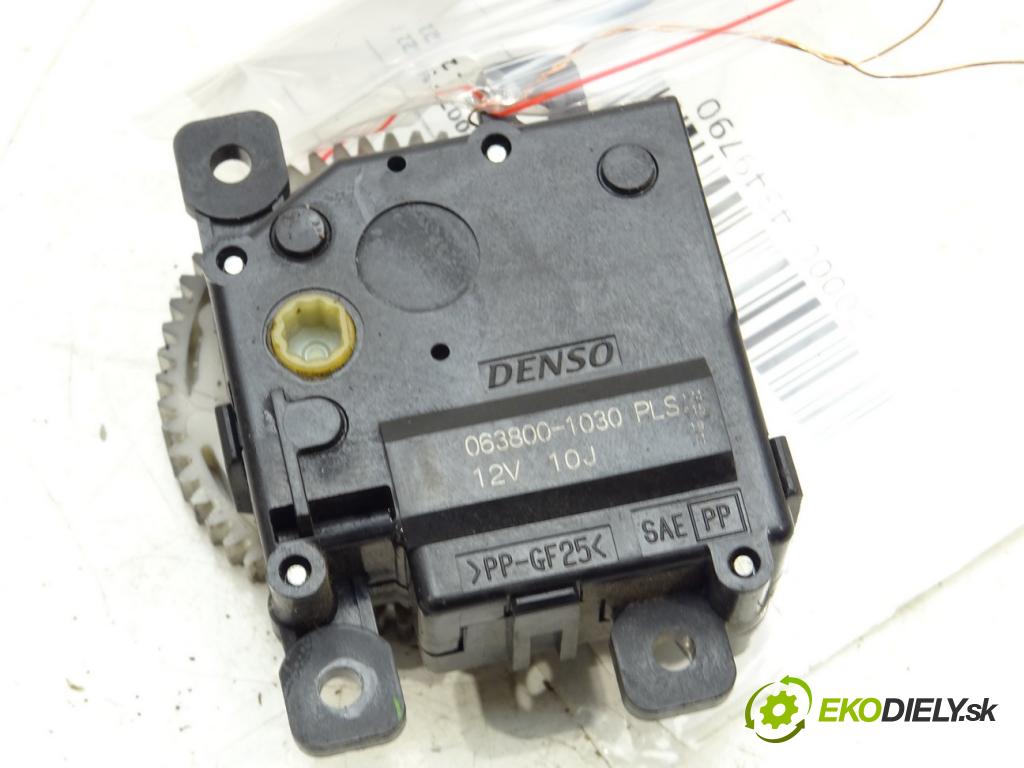 TOYOTA LAND CRUISER 200 (_J2_) 2007 - 2022    5.7 V8 (URJ200) 280 kW [381 KM] benzyna 2008 - 202  Motorček kúrenia 063800-1030 (Motorčeky kúrenia)