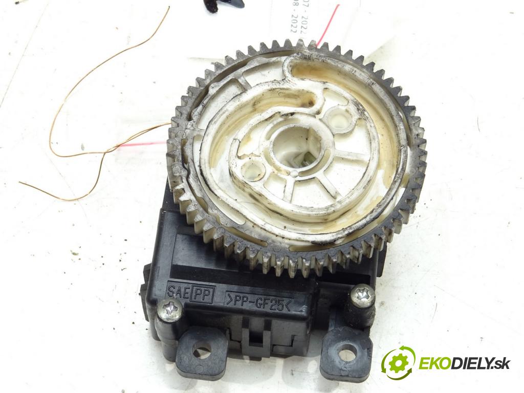 TOYOTA LAND CRUISER 200 (_J2_) 2007 - 2022    5.7 V8 (URJ200) 280 kW [381 KM] benzyna 2008 - 202  Motorček kúrenia 063800-1030 (Motorčeky kúrenia)