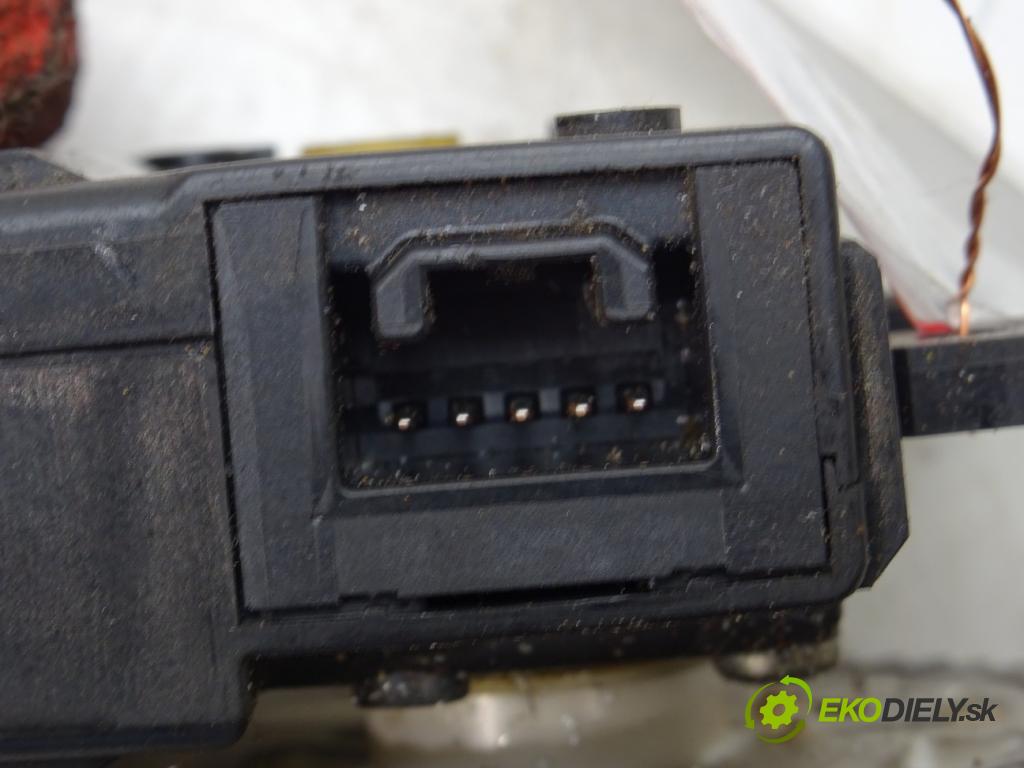 TOYOTA LAND CRUISER 200 (_J2_) 2007 - 2022    5.7 V8 (URJ200) 280 kW [381 KM] benzyna 2008 - 202  Motorček kúrenia 063800-1030 (Motorčeky kúrenia)