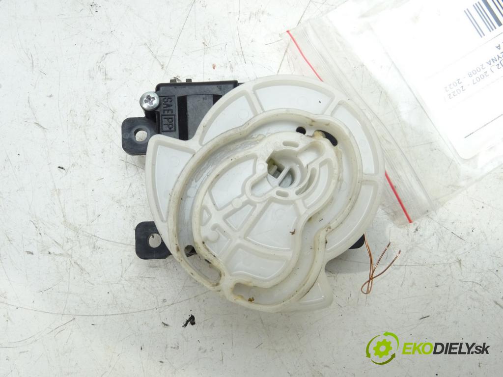 TOYOTA LAND CRUISER 200 (_J2_) 2007 - 2022    5.7 V8 (URJ200) 280 kW [381 KM] benzyna 2008 - 202  Motorček kúrenia 063800-1030 (Motorčeky kúrenia)
