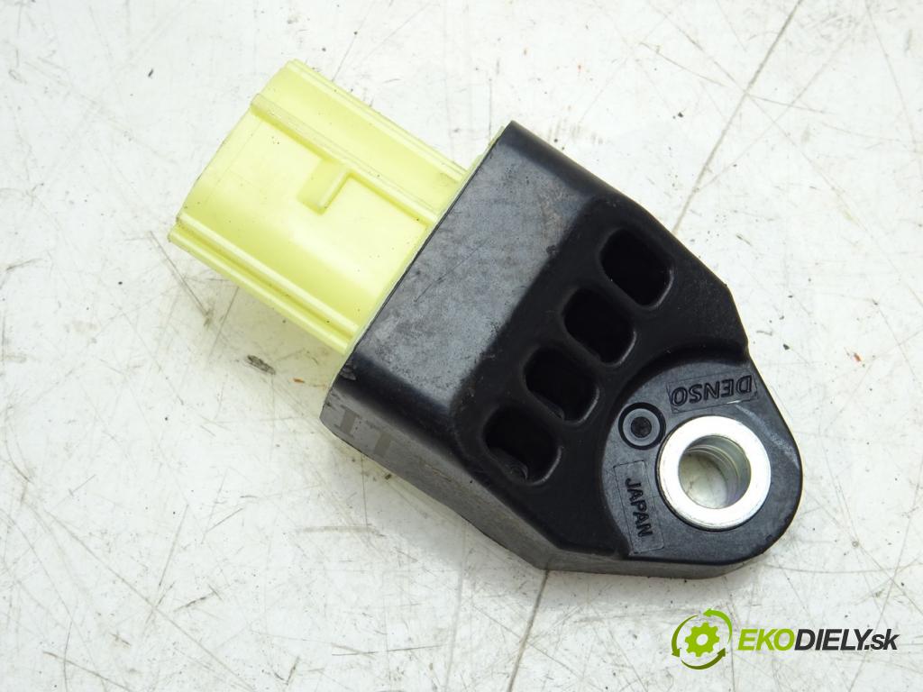 TOYOTA LAND CRUISER 200 (_J2_) 2007 - 2022    5.7 V8 (URJ200) 280 kW [381 KM] benzyna 2008 - 202  Snímač nárazu 89831-60010 (Snímače nárazu)