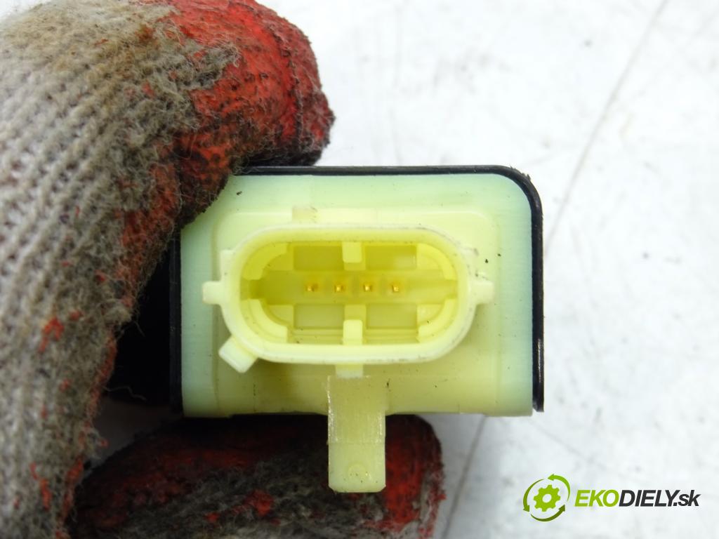 TOYOTA LAND CRUISER 200 (_J2_) 2007 - 2022    5.7 V8 (URJ200) 280 kW [381 KM] benzyna 2008 - 202  Snímač nárazu 89831-60010 (Snímače nárazu)