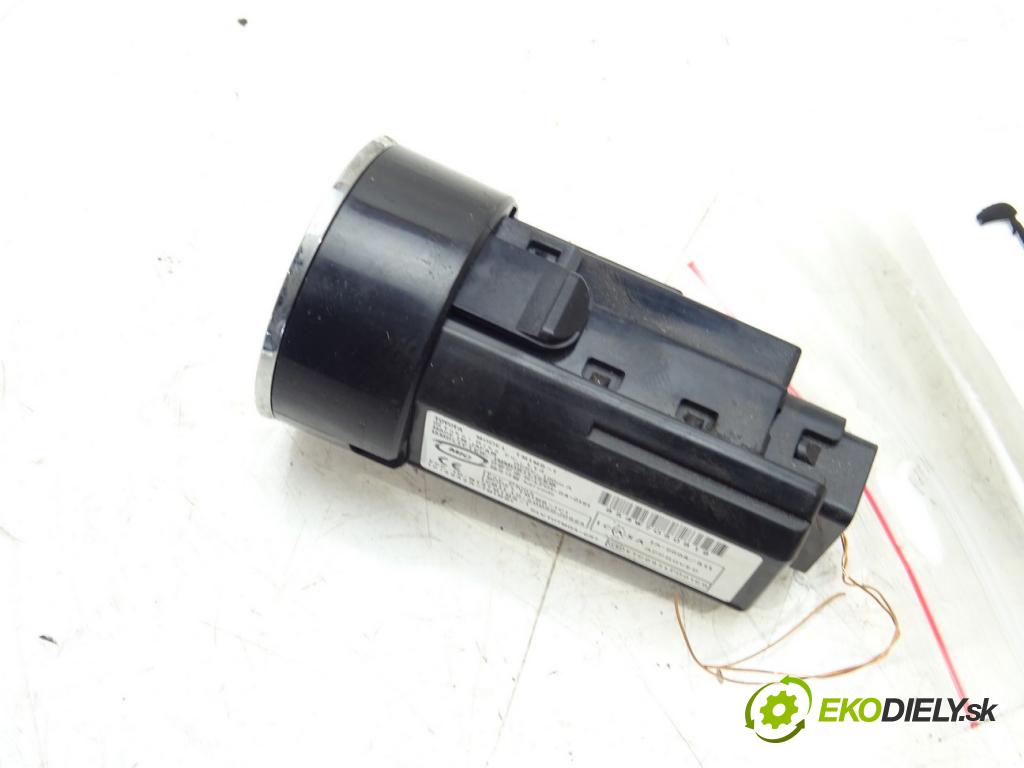 TOYOTA LAND CRUISER 200 (_J2_) 2007 - 2022    5.7 V8 (URJ200) 280 kW [381 KM] benzyna 2008 - 202  vypínač Start brzdových svetiel 15A854 (Prepínače, spínače, tlačidlá a ovládače kúrenia)