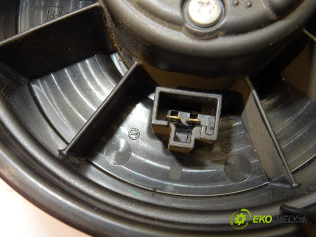 TOYOTA LAND CRUISER 200 (_J2_) 2007 - 2022    5.7 V8 (URJ200) 280 kW [381 KM] benzyna 2008 - 202  Ventilátor ventilátor kúrenia zad 272700-0560