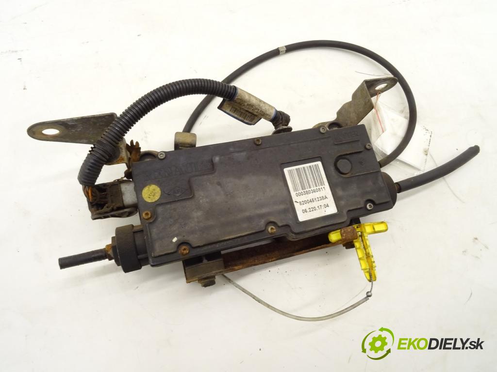 RENAULT ESPACE IV (JK0/1_) 2002 - 2022    3.0 dCi (JK0E, JK0Y) 133 kW [181 KM] olej napędowy  BRZDA: ručný elektrický 8200451238A (Ručné brzdy)