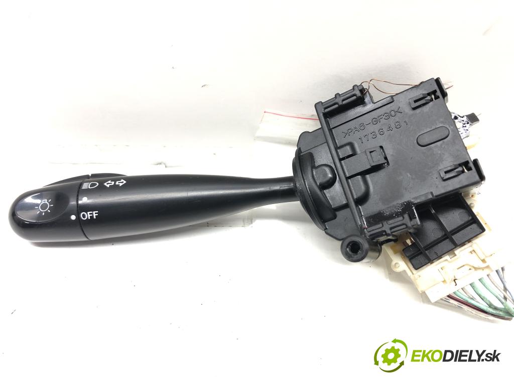 TOYOTA YARIS (_P1_) 1999 - 2005    1.0 (SCP10_) 50 kW [68 KM] benzyna 1999 - 2005  Prepínač smeroviek 1736481 (Prepínače, spínače, tlačidlá a ovládače kúrenia)