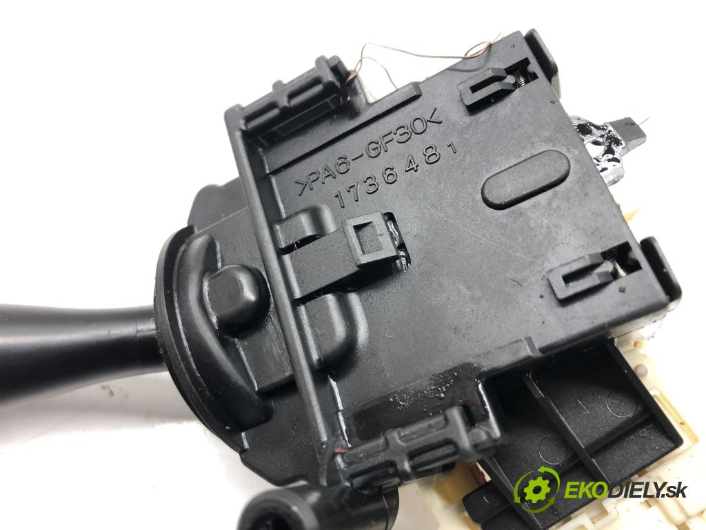 TOYOTA YARIS (_P1_) 1999 - 2005    1.0 (SCP10_) 50 kW [68 KM] benzyna 1999 - 2005  Prepínač smeroviek 1736481 (Prepínače, spínače, tlačidlá a ovládače kúrenia)