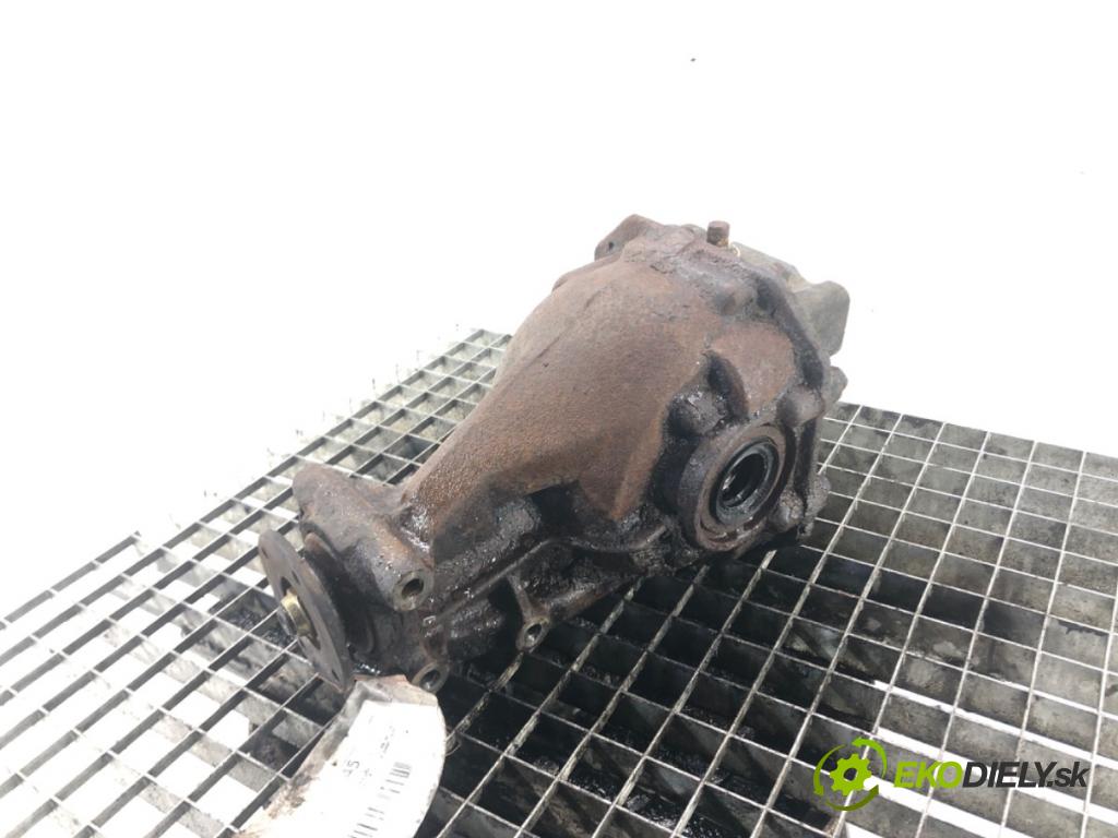 MITSUBISHI SPACE WAGON (N9_W, N8_W) 1998 - 2004    2.4 GDI 108 kW [147 KM] benzyna 2000 - 2004  Most zad ,diferenciál 3.312 (Zadné)