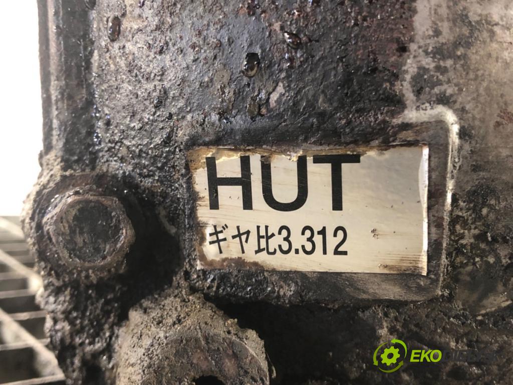 MITSUBISHI SPACE WAGON (N9_W, N8_W) 1998 - 2004    2.4 GDI 108 kW [147 KM] benzyna 2000 - 2004  Most zad ,diferenciál 3.312 (Zadné)