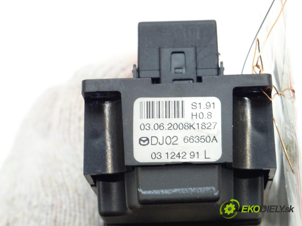 MAZDA 2 (DE_, DH_) 2007 - 2015    1.4 MZR-CD 50 kW [68 KM] olej napędowy 2008 - 2015  Prepínač okien DJ0266350A (Prepínače, spínače, tlačidlá a ovládače kúrenia)