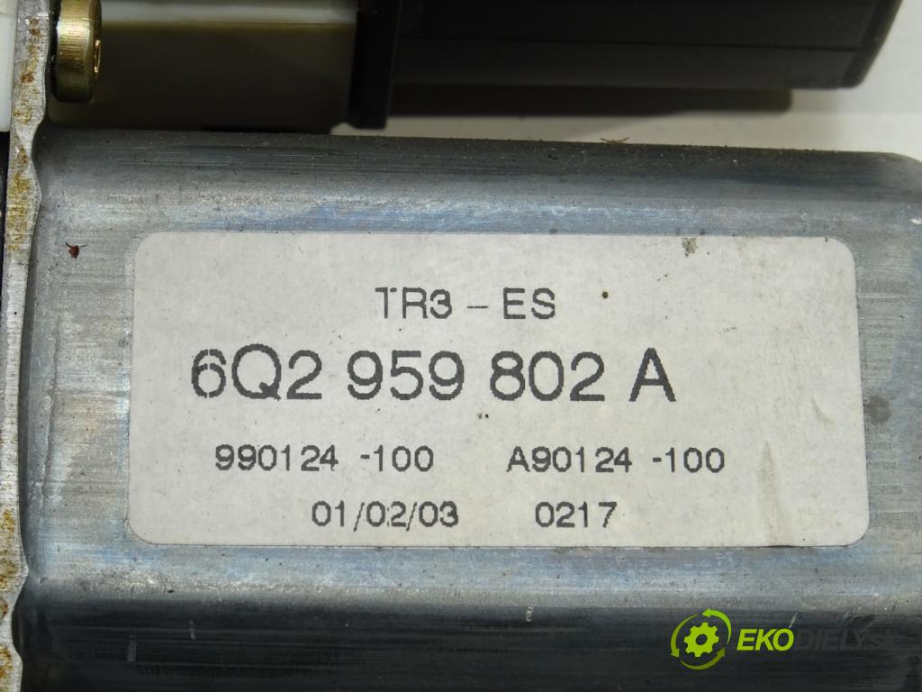 SEAT IBIZA III (6L1) 2002 - 2009    1.4 16V 55 kW [75 KM] benzyna 2002 - 2007  Motorček sťahovania okna predný ľavy 6Q2959802A (Ostatné)
