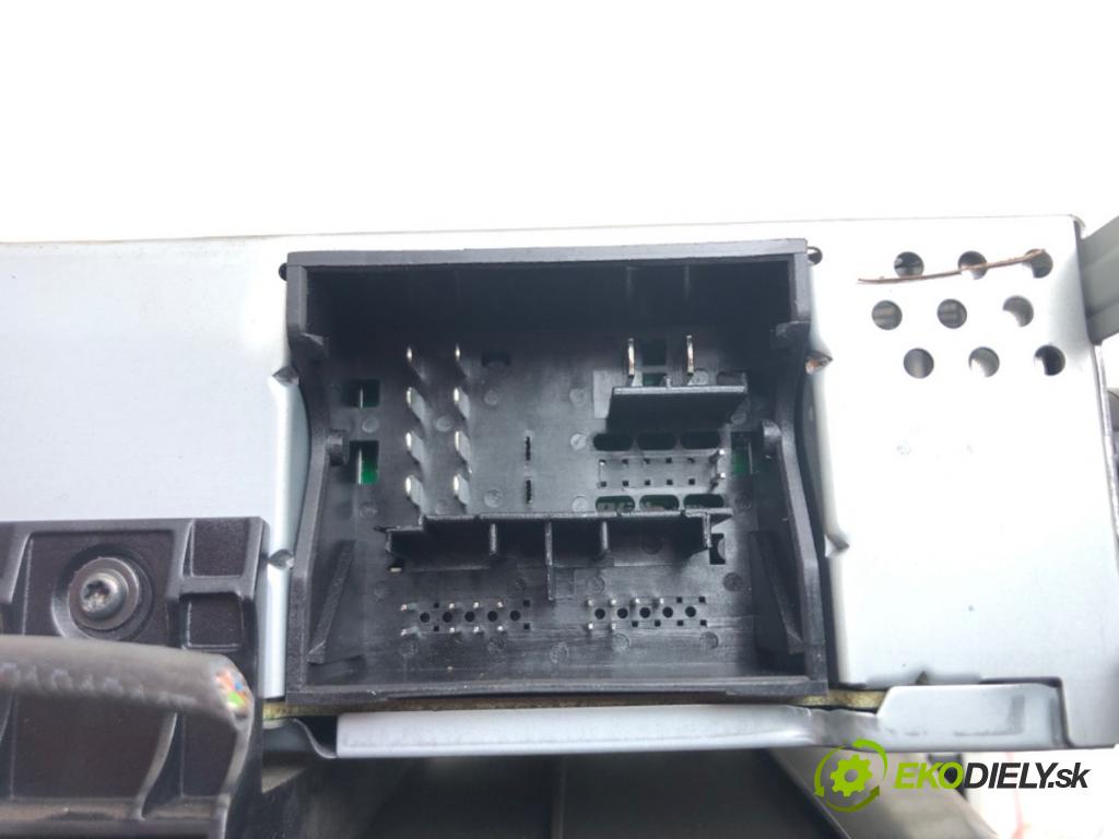 SKODA RAPID (NH3, NK3, NK6) 2012 - 2022    1.6 TDI 85 kW [115 KM] olej napędowy 2015 - 2019  RADIO 5JA035872B (Audio zariadenia)