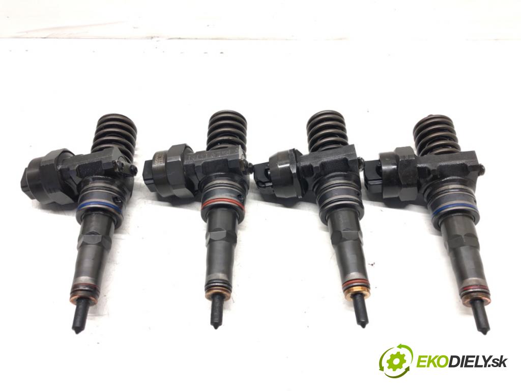 AUDI A4 B5 Avant (8D5) 1994 - 2002    1.9 TDI 85 kW [115 KM] olej napędowy 2000 - 2001  vstrekovače 038130073F 0414720007 (Vstrekovače)