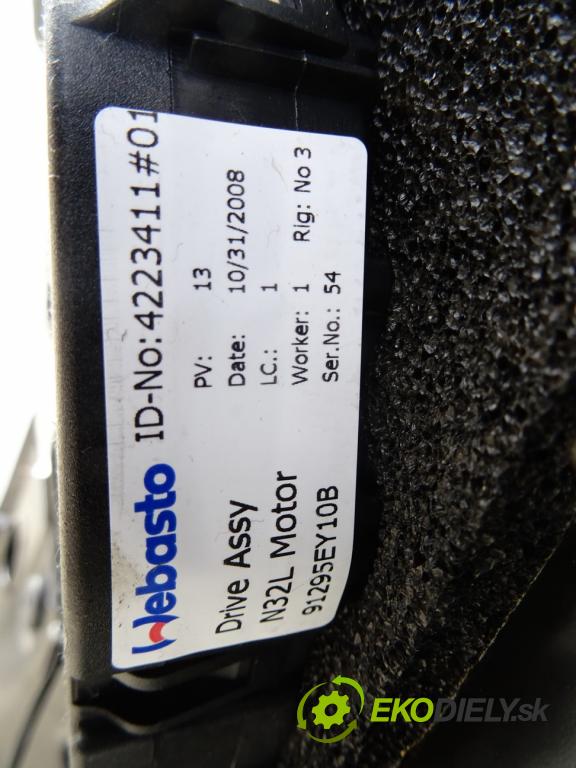 NISSAN QASHQAI / QASHQAI +2 I (J10, NJ10, JJ10E) 2006 - 2014    1.6 84 kW [114 KM] benzyna 2007 - 2013  střecha střešní okno PANORÁMA 91295EY10B