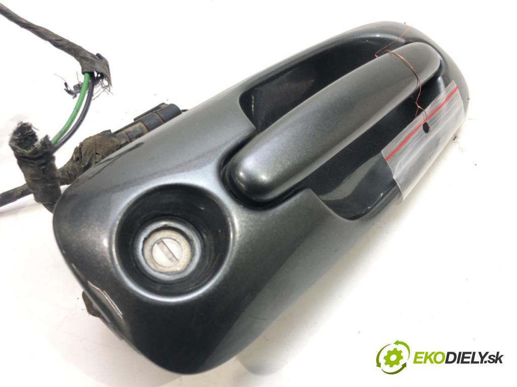 CHRYSLER VOYAGER IV (RG, RS) 1999 - 2008    2.5 CRD 105 kW [141 KM] olej napędowy 2000 - 2008  Kľučka predný ľavá strana vonkajšia  (Vonkajšie predné ľavé)