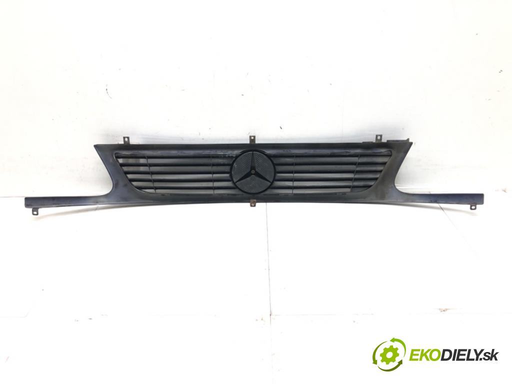 MERCEDES-BENZ VITO Skrzynia (W638) 1997 - 2003    110 D 2.3 (638.074, 638.078) 72 kW [98 KM] olej na  mřížka maska  (Mřížky (masky) chladičů)