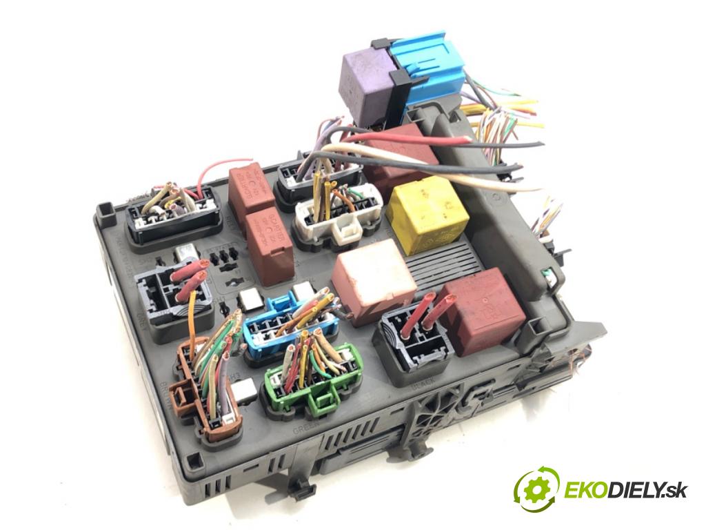 RENAULT LAGUNA II (BG0/1_) 2001 - 2007    1.9 dCi 79 kW [107 KM] olej napędowy 2001 - 2007  Modul BSI 8200447434 (Poistkové skrinky)