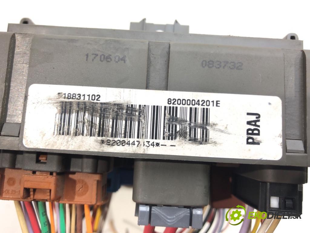 RENAULT LAGUNA II (BG0/1_) 2001 - 2007    1.9 dCi 79 kW [107 KM] olej napędowy 2001 - 2007  Modul BSI 8200447434 (Poistkové skrinky)