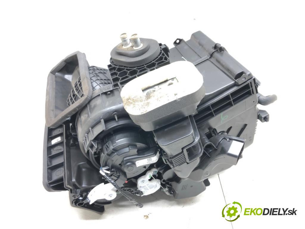 DACIA DUSTER (HM_) 2017 - 2022    1.0 TCe 90 67 kW [91 KM] benzyna 2021 - 2022  Výhrevné teleso, radiátor kúrenia komplet KOMBAJN 272709138R (Radiátory kúrenia)