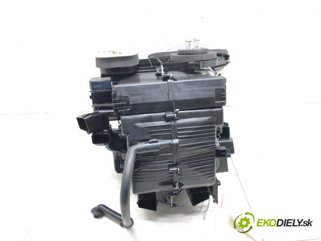 DACIA DUSTER (HM_) 2017 - 2022    1.0 TCe 90 67 kW [91 KM] benzyna 2021 - 2022  Výhrevné teleso, radiátor kúrenia komplet KOMBAJN 272709138R (Radiátory kúrenia)