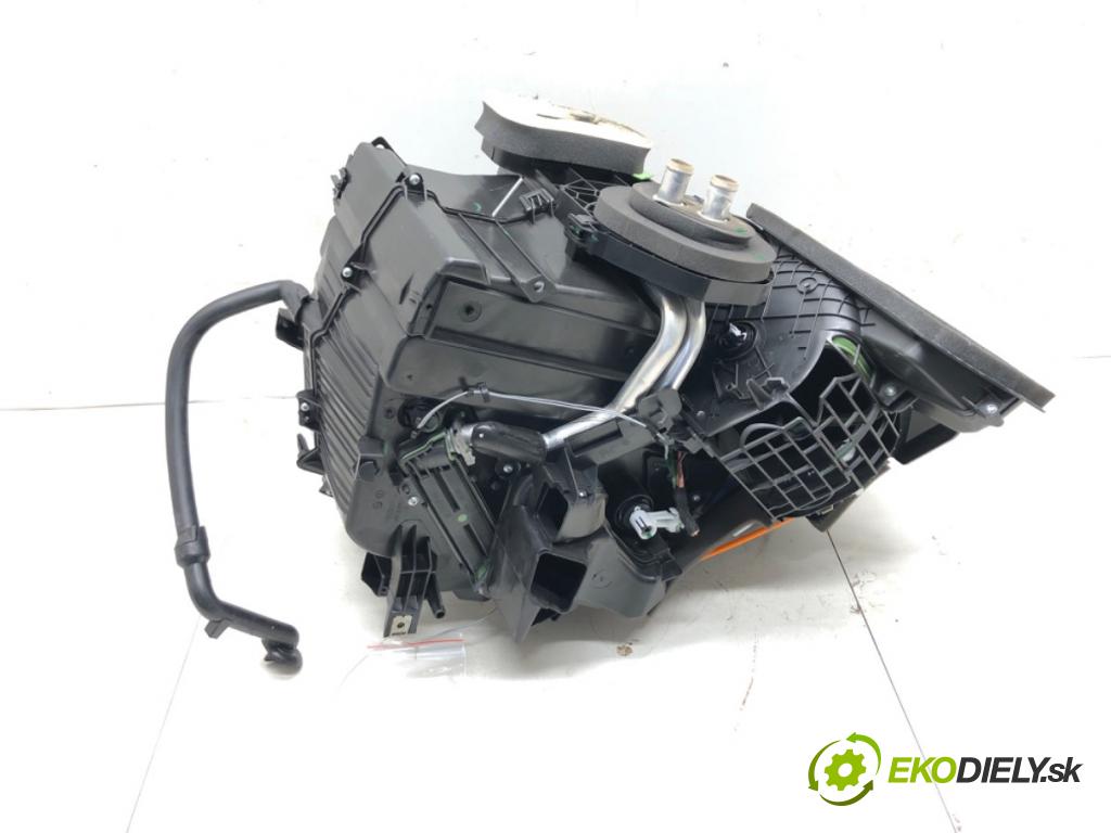 DACIA DUSTER (HM_) 2017 - 2022    1.0 TCe 90 67 kW [91 KM] benzyna 2021 - 2022  Výhrevné teleso, radiátor kúrenia komplet KOMBAJN 272709138R (Radiátory kúrenia)