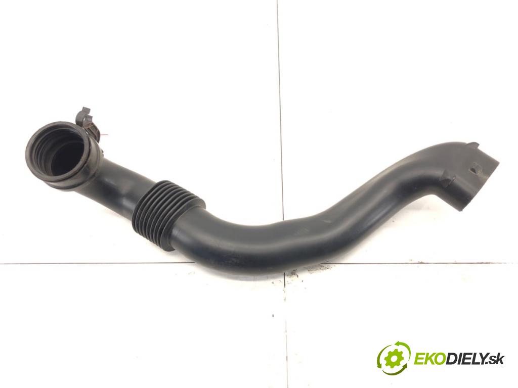 DACIA DUSTER (HM_) 2017 - 2022    1.0 TCe 90 67 kW [91 KM] benzyna 2021 - 2022  Rúra hadice trubka vzduchu 165554822R (Hadice chlazení vzduchu)