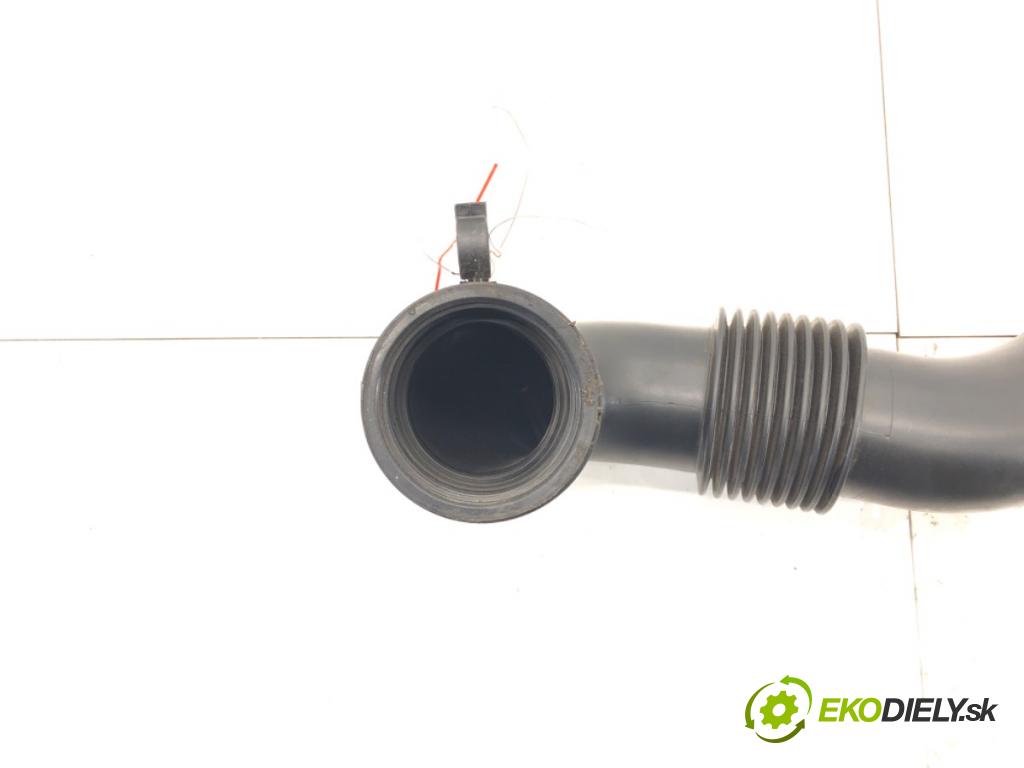 DACIA DUSTER (HM_) 2017 - 2022    1.0 TCe 90 67 kW [91 KM] benzyna 2021 - 2022  Rúra hadice trubka vzduchu 165554822R (Hadice chlazení vzduchu)