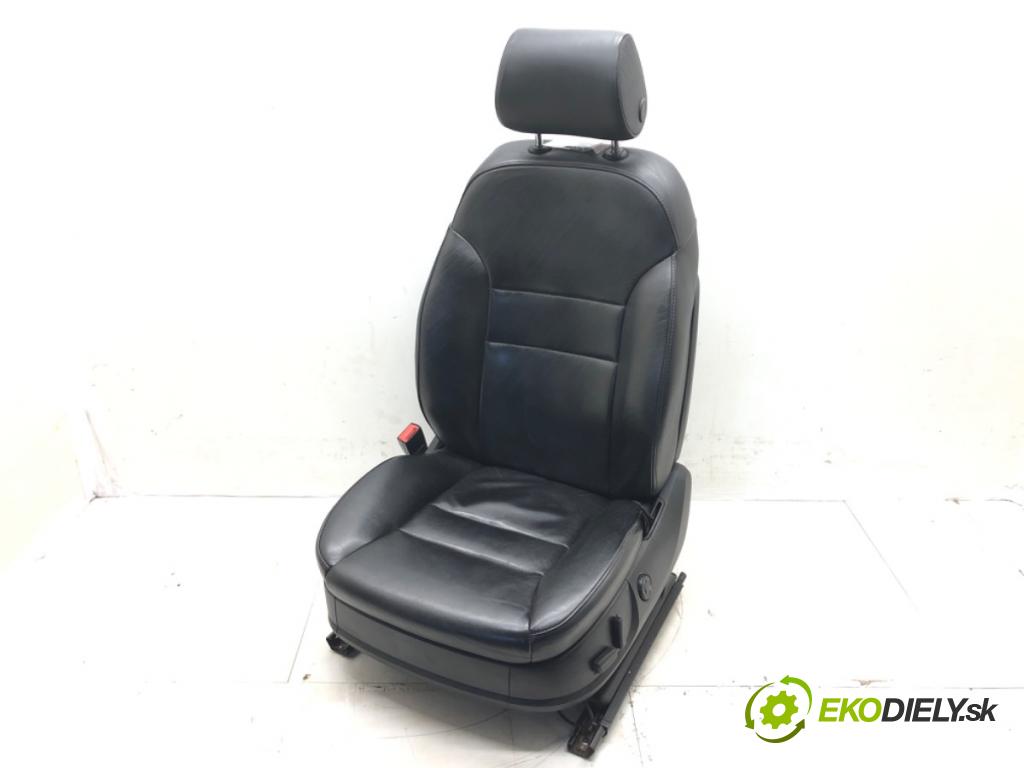 AUDI A8 D3 (4E2, 4E8) 2002 - 2010    3.0 TDI quattro 171 kW [233 KM] olej napędowy 2003  Sedadlo ľavy  (Sedačky, sedadlá)