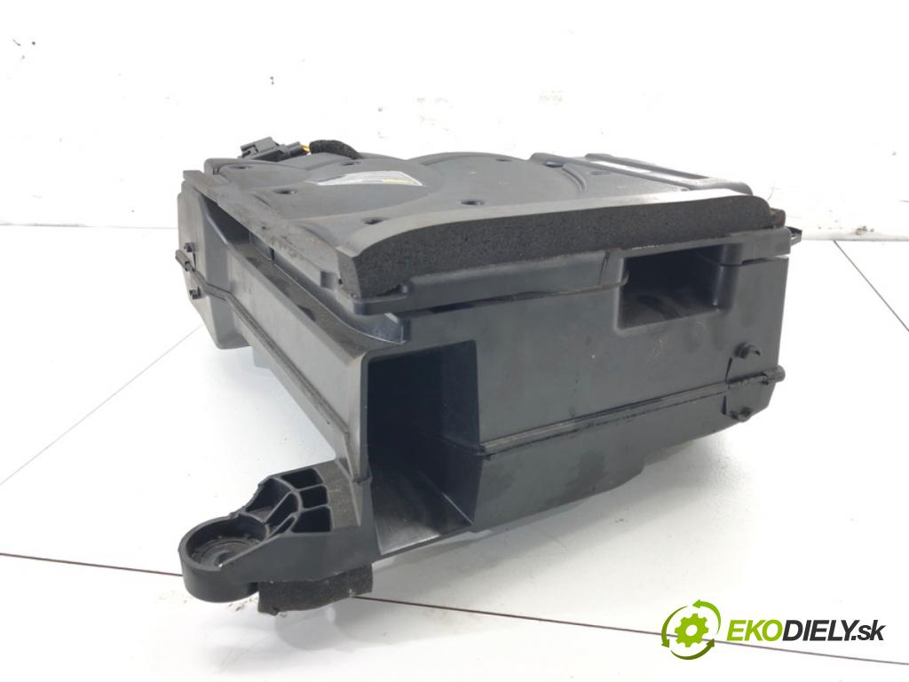 MAZDA CX-9 (TB) 2006 - 2022    3.7 201 kW [273 KM] benzyna 2012 - 2022  subwoofer TD1466960 (Audio zariadenia)