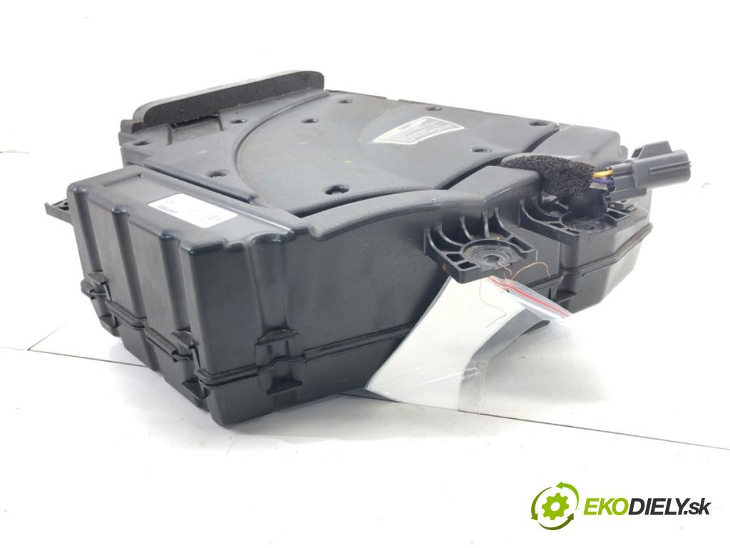 MAZDA CX-9 (TB) 2006 - 2022    3.7 201 kW [273 KM] benzyna 2012 - 2022  subwoofer TD1466960 (Audio zariadenia)