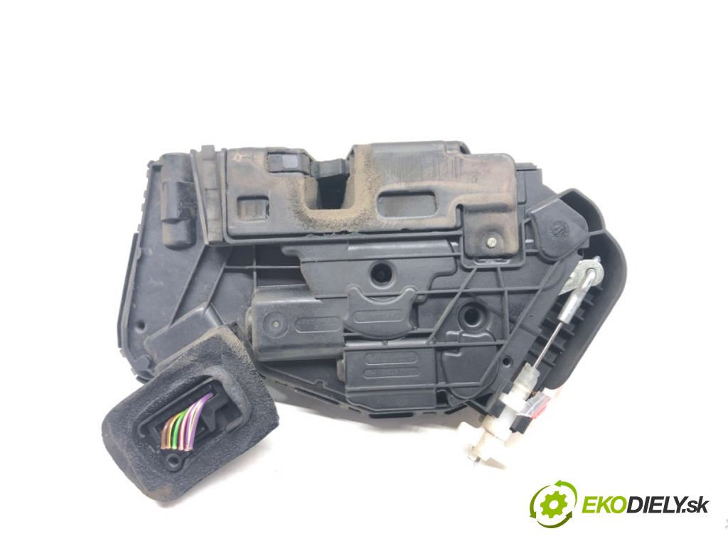 SKODA FABIA III (NJ3) 2014 - 2022    1.0 55 kW [75 KM] benzyna 2014 - 2022  zámok přední část pravý 5TB837016A