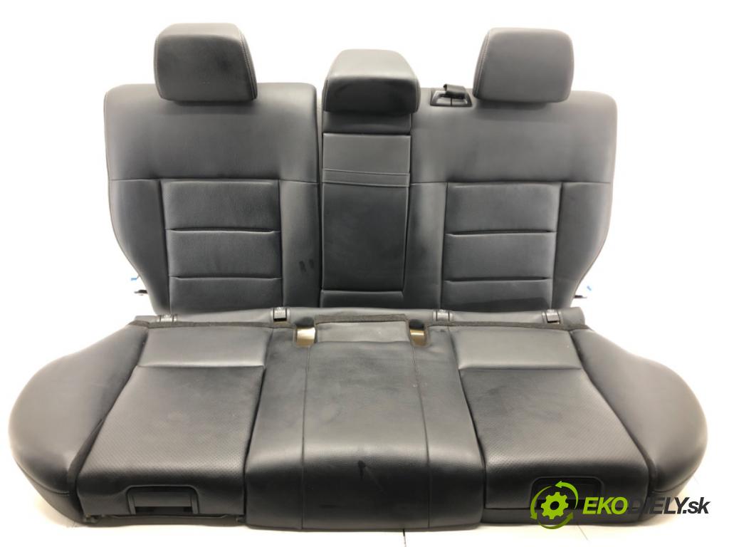 MERCEDES-BENZ KLASA E T-Model (S212) 2009 - 2016    E 200 CDI / BlueTEC (212.205, 212.206) 100 kW [136  Sedadlo zad  (Sedačky, sedadlá)