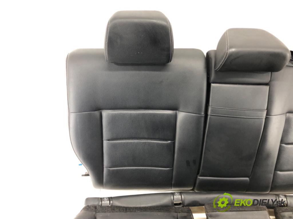 MERCEDES-BENZ KLASA E T-Model (S212) 2009 - 2016    E 200 CDI / BlueTEC (212.205, 212.206) 100 kW [136  Sedadlo zad  (Sedačky, sedadlá)