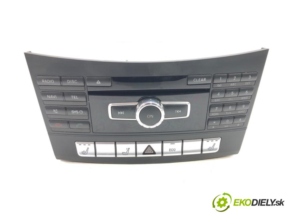 MERCEDES-BENZ KLASA E T-Model (S212) 2009 - 2016    E 200 CDI / BlueTEC (212.205, 212.206) 100 kW [136  RADIO Navigácia A2129008328 (Audio zariadenia)