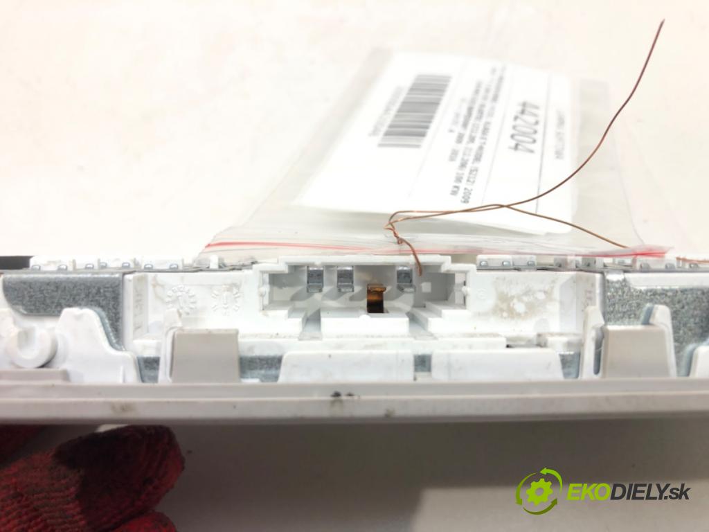 MERCEDES-BENZ KLASA E T-Model (S212) 2009 - 2016    E 200 CDI / BlueTEC (212.205, 212.206) 100 kW [136  svetlo stropné  (Osvetlenie interiéru)