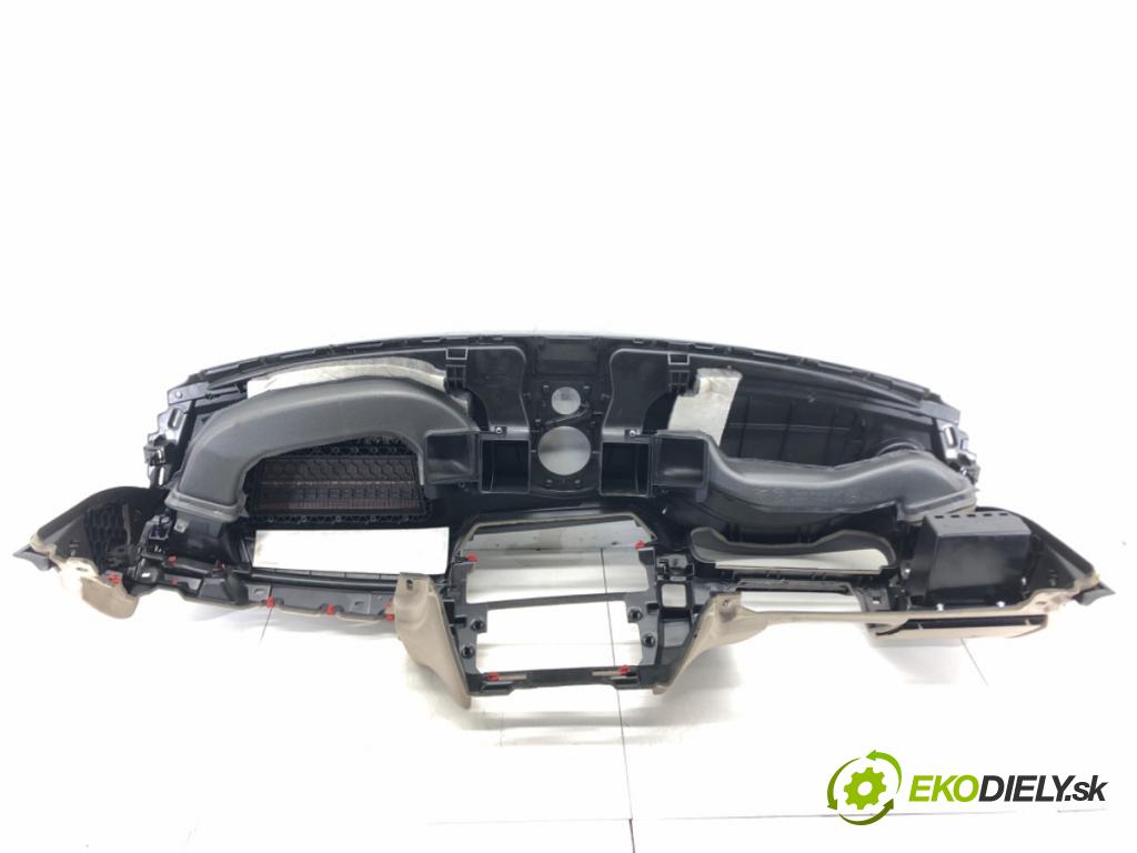 BMW 5 (F10) 2009 - 2016    535 i 225 kW [306 KM] benzyna 2010 - 2016  Palubná doska  (Palubné dosky)