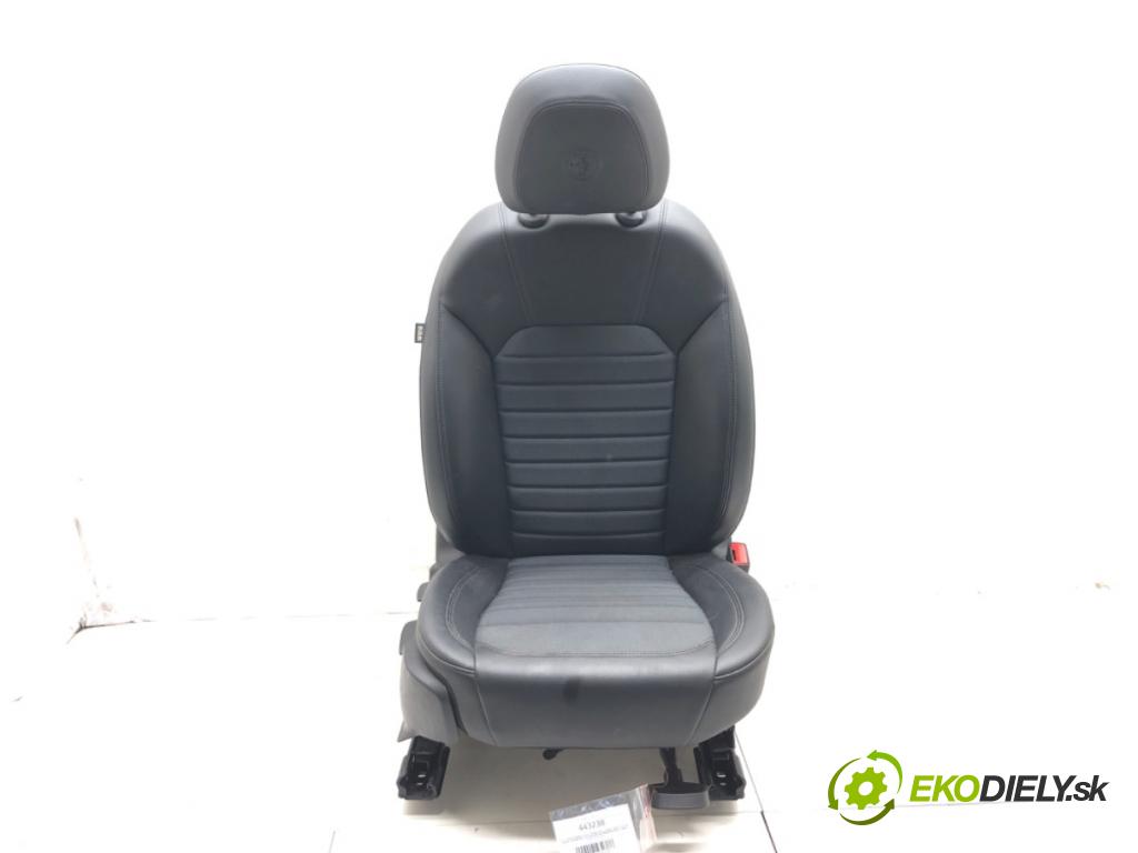 ALFA ROMEO GIULIA (952_) 2015 - 2022    2.0 Super (952ABA25B) 147 kW [200 KM] benzyna 2016  Sedadlo pravy  (Sedačky, sedadlá)