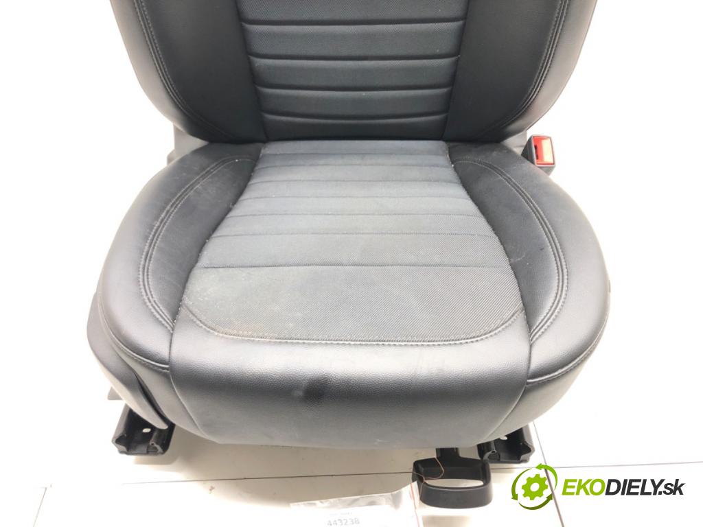 ALFA ROMEO GIULIA (952_) 2015 - 2022    2.0 Super (952ABA25B) 147 kW [200 KM] benzyna 2016  Sedadlo pravy  (Sedačky, sedadlá)