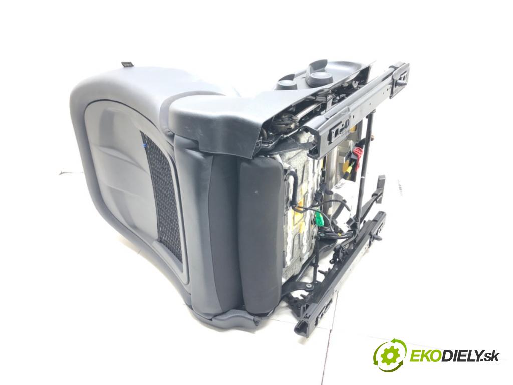 ALFA ROMEO GIULIA (952_) 2015 - 2022    2.0 Super (952ABA25B) 147 kW [200 KM] benzyna 2016  Sedadlo pravy  (Sedačky, sedadlá)