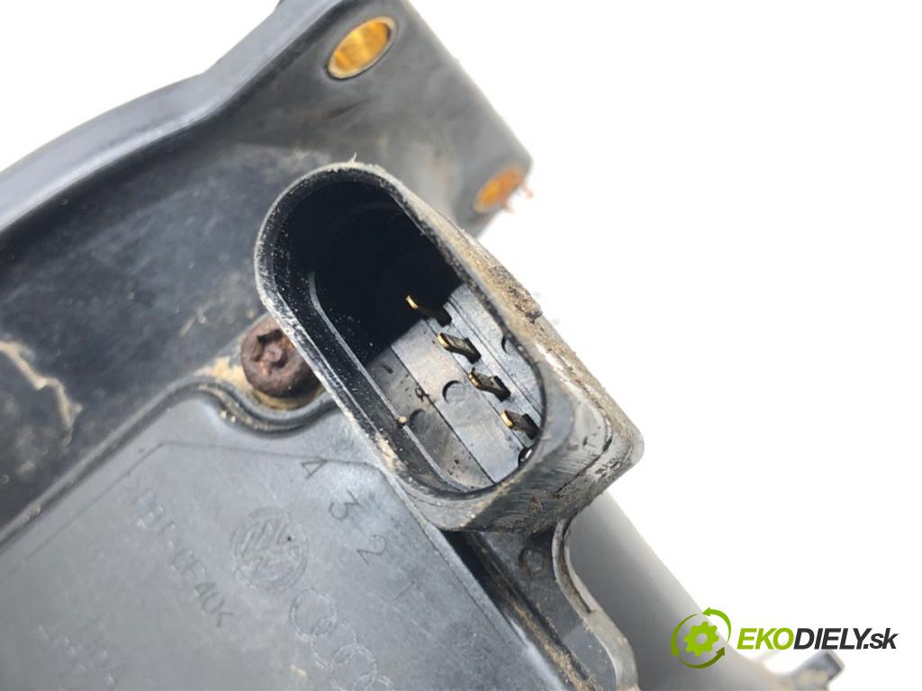 VW GOLF IV (1J1) 1997 - 2008    1.6 74 kW [100 KM] benzyna 1997 - 2004  Váha vzduchu 06A906461B (Váhy vzduchu)