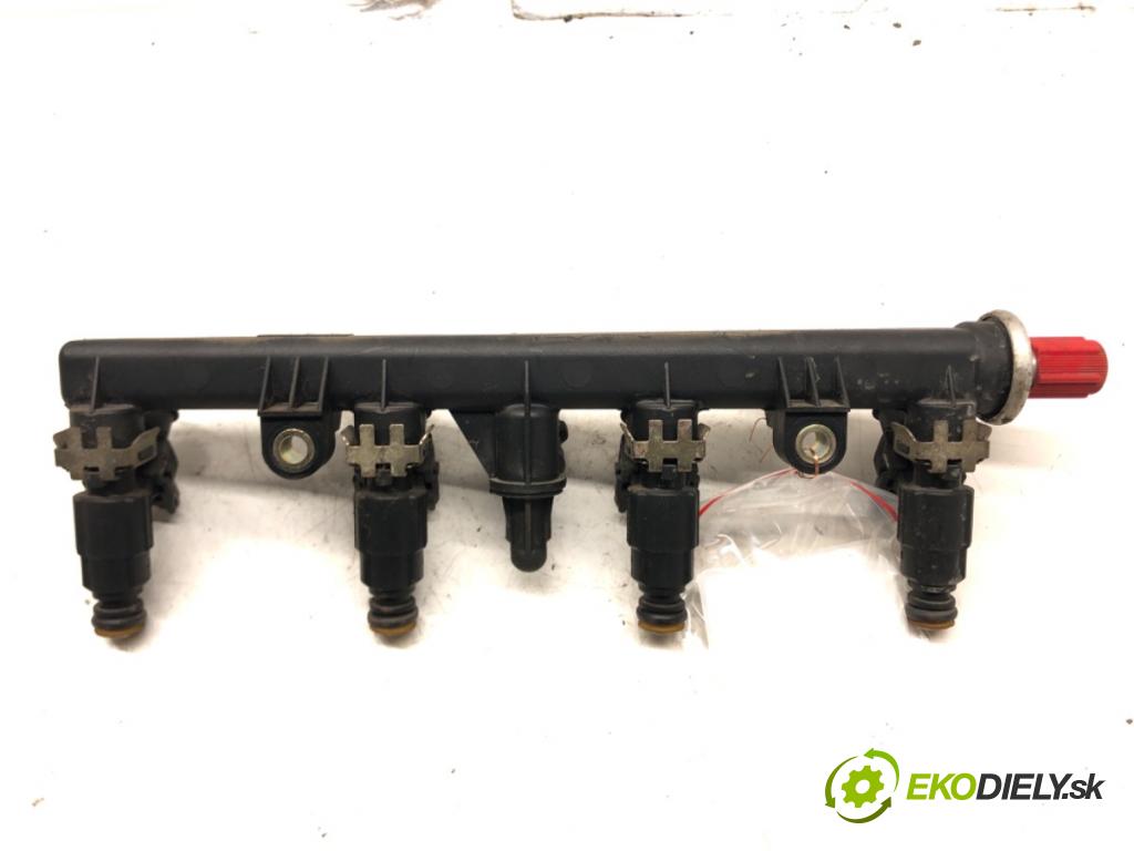 FIAT STILO (192_) 2001 - 2010    1.2 16V (192_XA1B) 59 kW [80 KM] benzyna 2002 - 20  Lišta vstrekovacia Vstrekovacie ventily 0 (Vstrekovacie lišty)