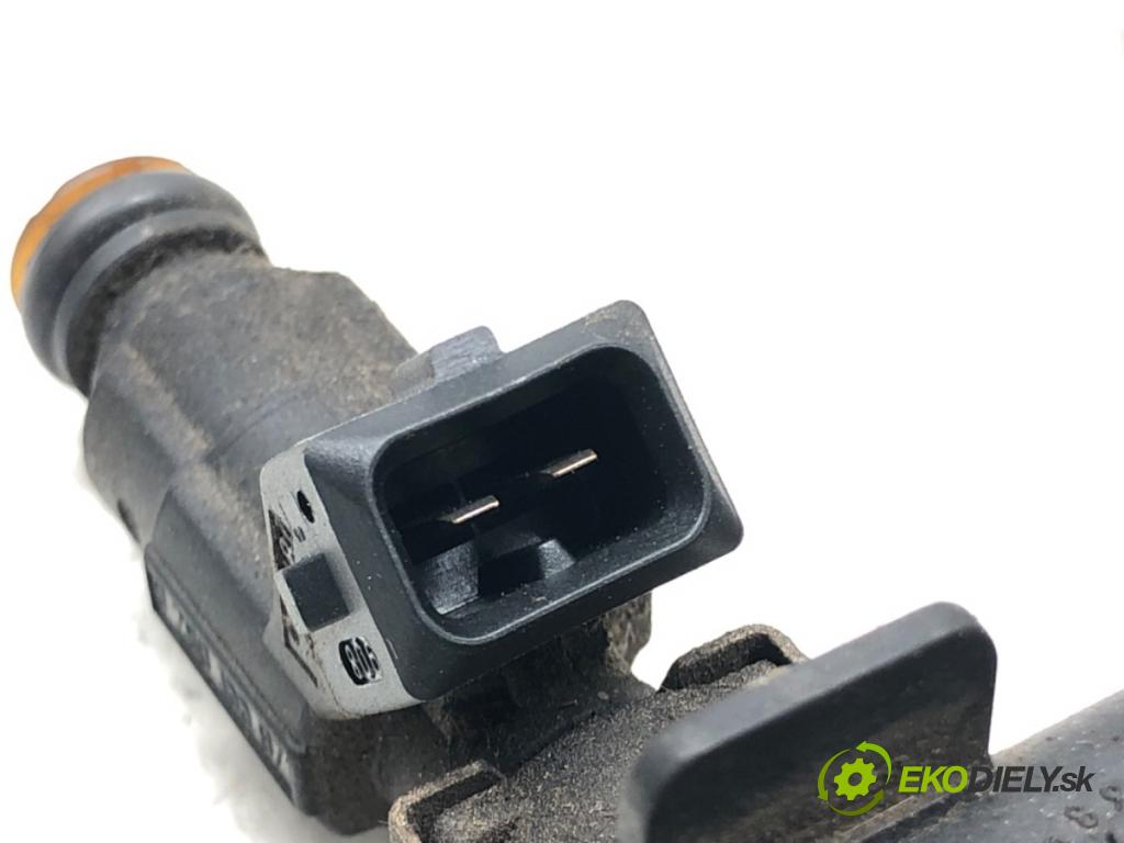 FIAT STILO (192_) 2001 - 2010    1.2 16V (192_XA1B) 59 kW [80 KM] benzyna 2002 - 20  Lišta vstrekovacia Vstrekovacie ventily 0 (Vstrekovacie lišty)