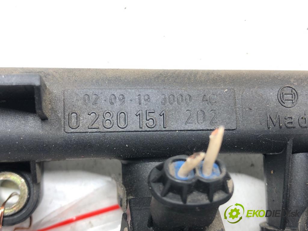 FIAT STILO (192_) 2001 - 2010    1.2 16V (192_XA1B) 59 kW [80 KM] benzyna 2002 - 20  Lišta vstrekovacia Vstrekovacie ventily 0 (Vstrekovacie lišty)