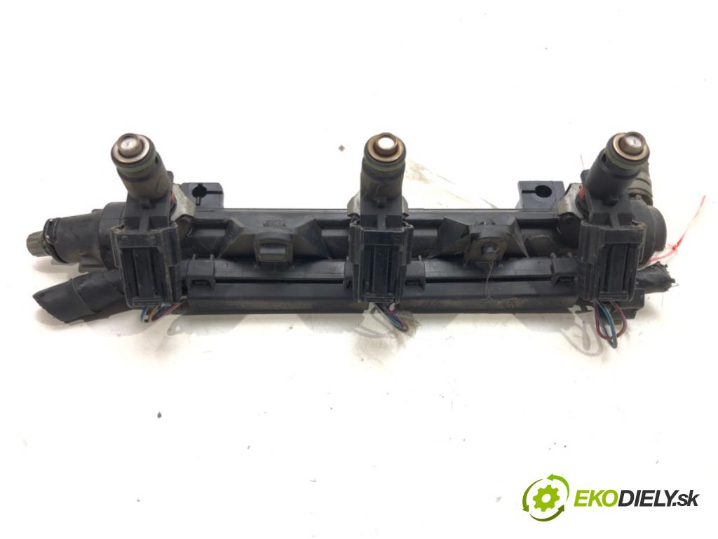 SEAT IBIZA III (6L1) 2002 - 2009    1.2 47 kW [64 KM] benzyna 2002 - 2006  Lišta vstrekovacia Vstrekovacie ventily 03E133320A (Vstrekovacie lišty)