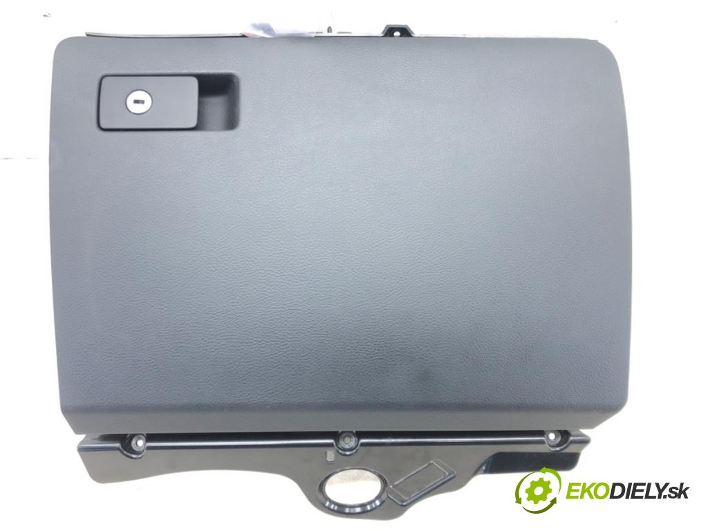 VW PASSAT B6 Variant (3C5) 2005 - 2011    2.0 TDI 81 kW [110 KM] olej napędowy 2008 - 2010  Priehradka, kastlík spolujazdca  (Priehradky, kastlíky)