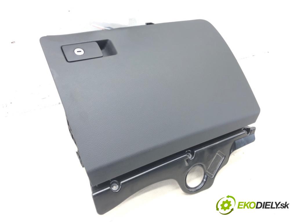 VW PASSAT B6 Variant (3C5) 2005 - 2011    2.0 TDI 81 kW [110 KM] olej napędowy 2008 - 2010  Priehradka, kastlík spolujazdca  (Priehradky, kastlíky)